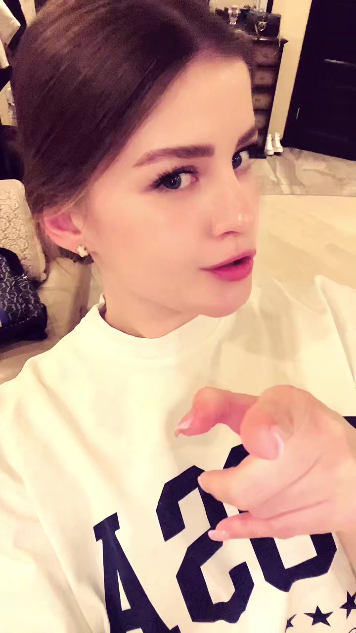 @Анечка🪽