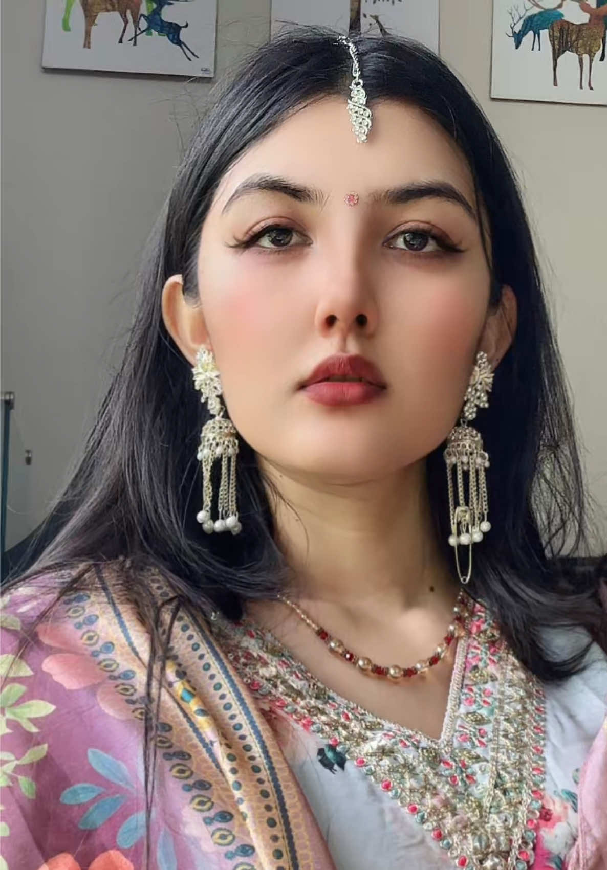 @AKRITI👑