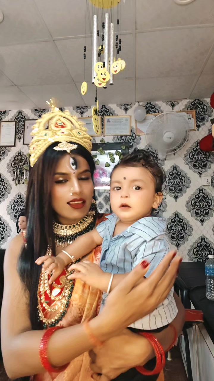 @Pari Beauty parlour (Puja)