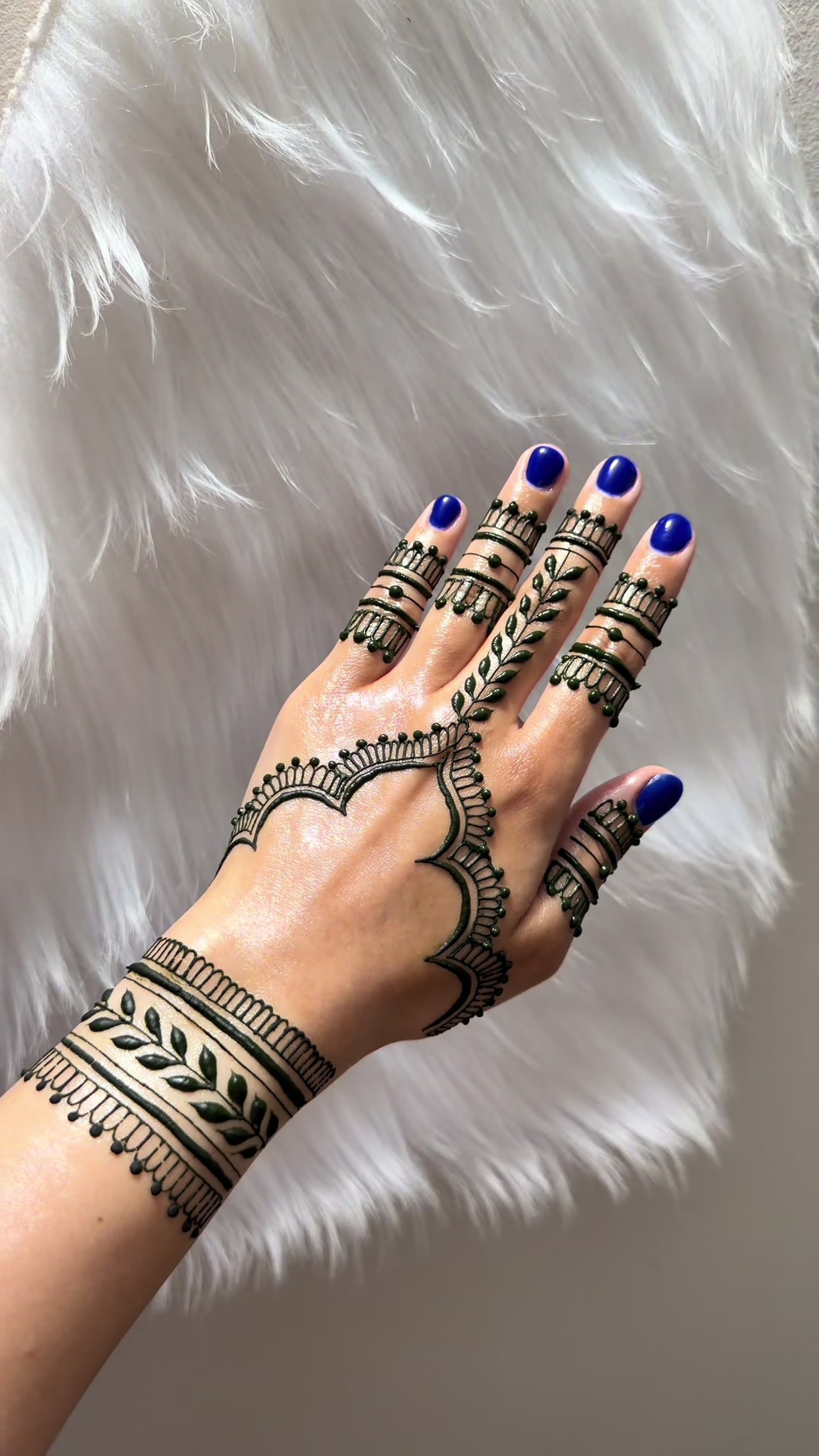 @charmsofmehandi