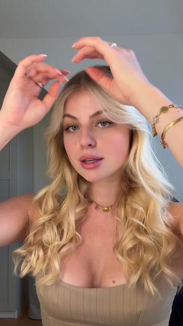 @tinaMiller98