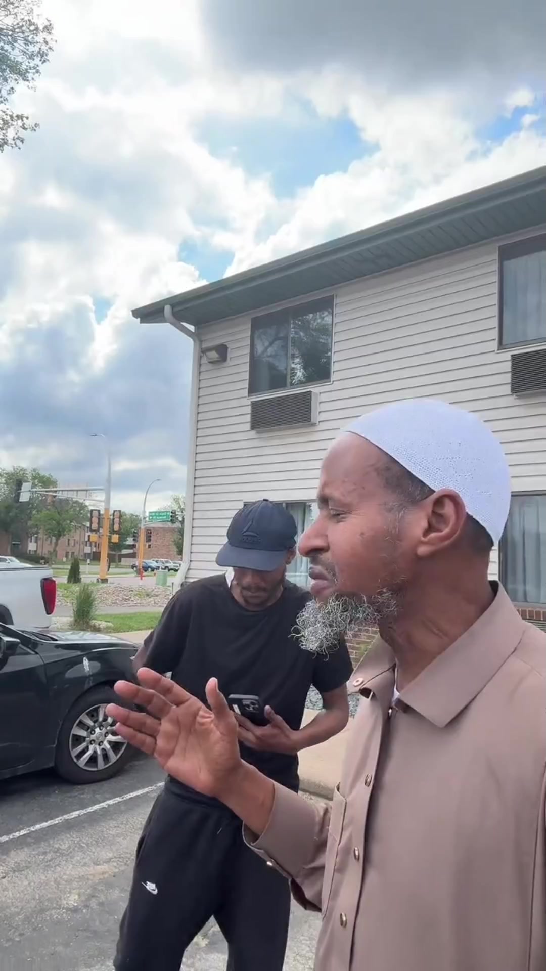 @iamamuslimhajidabcasar