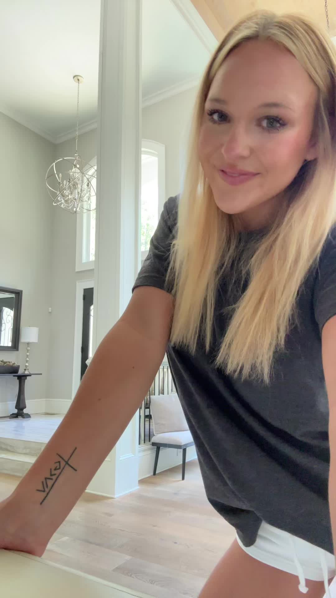 @_LYZABROOKS