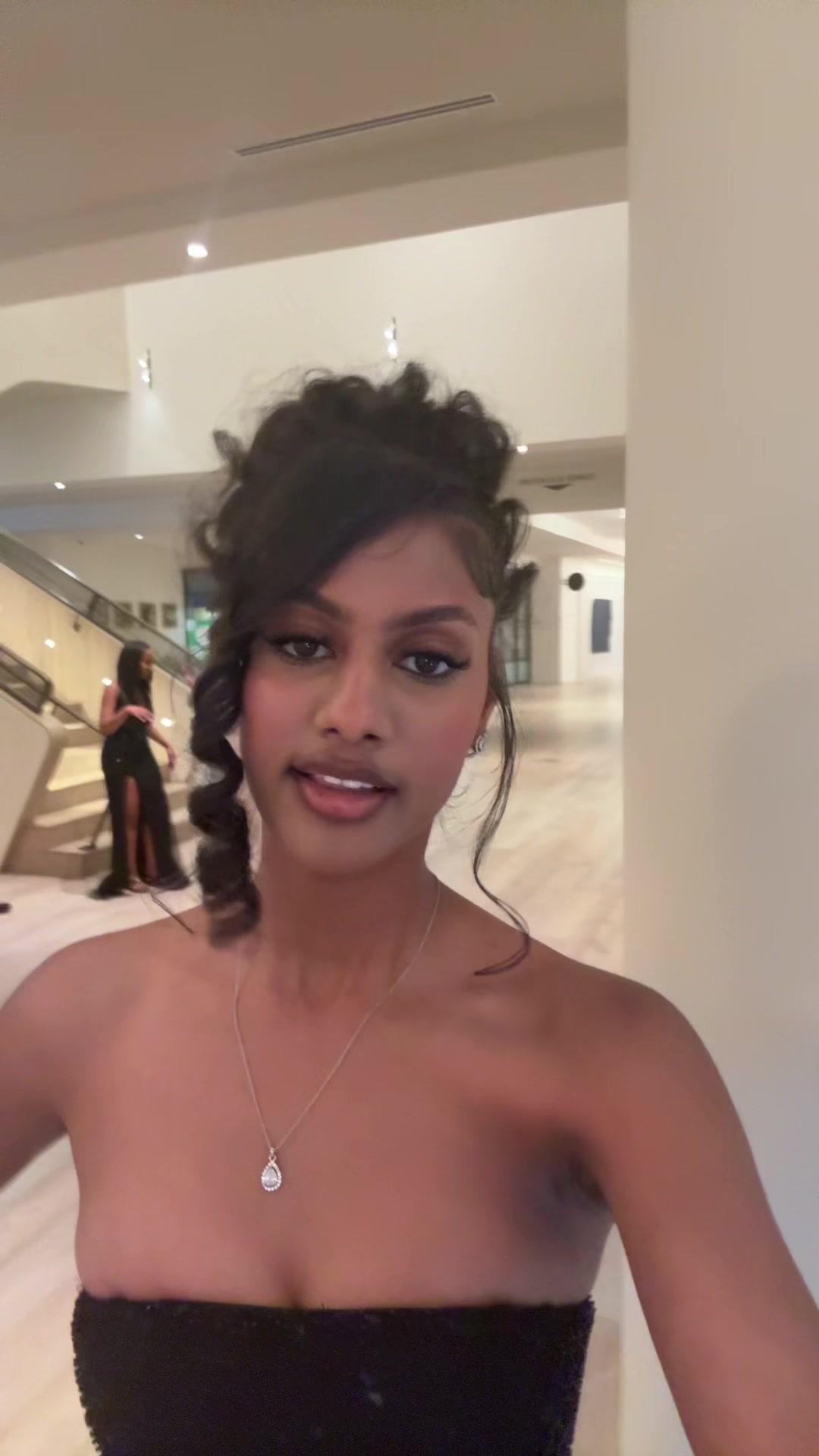 @Elle