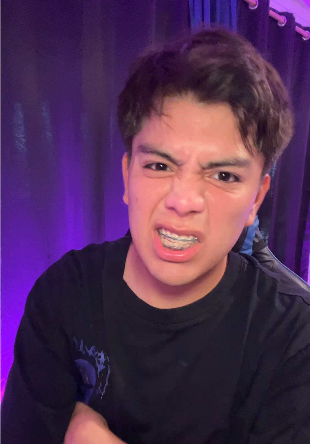 @C H A R L Y J O N A T H A N