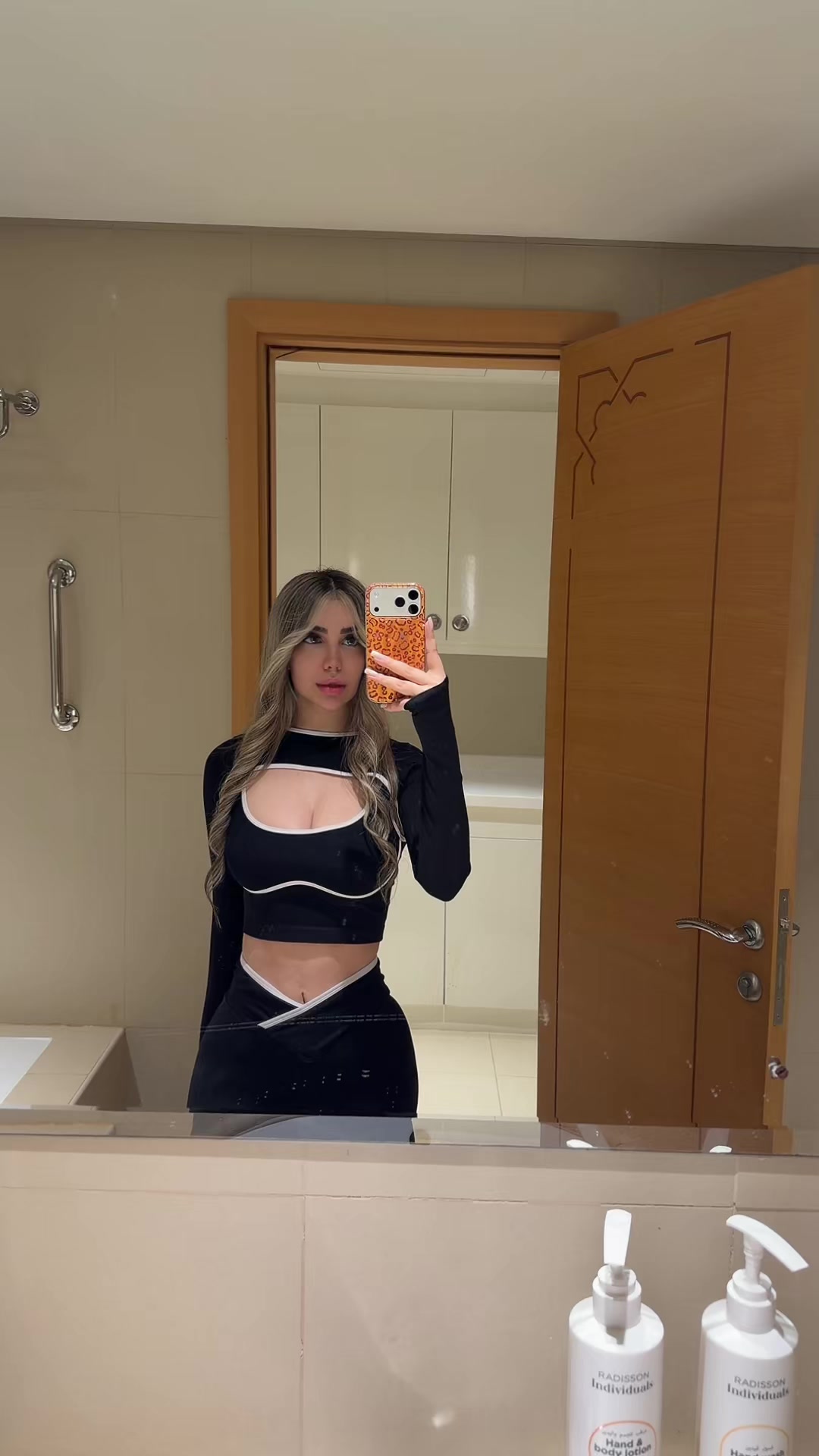 @Hanitam_