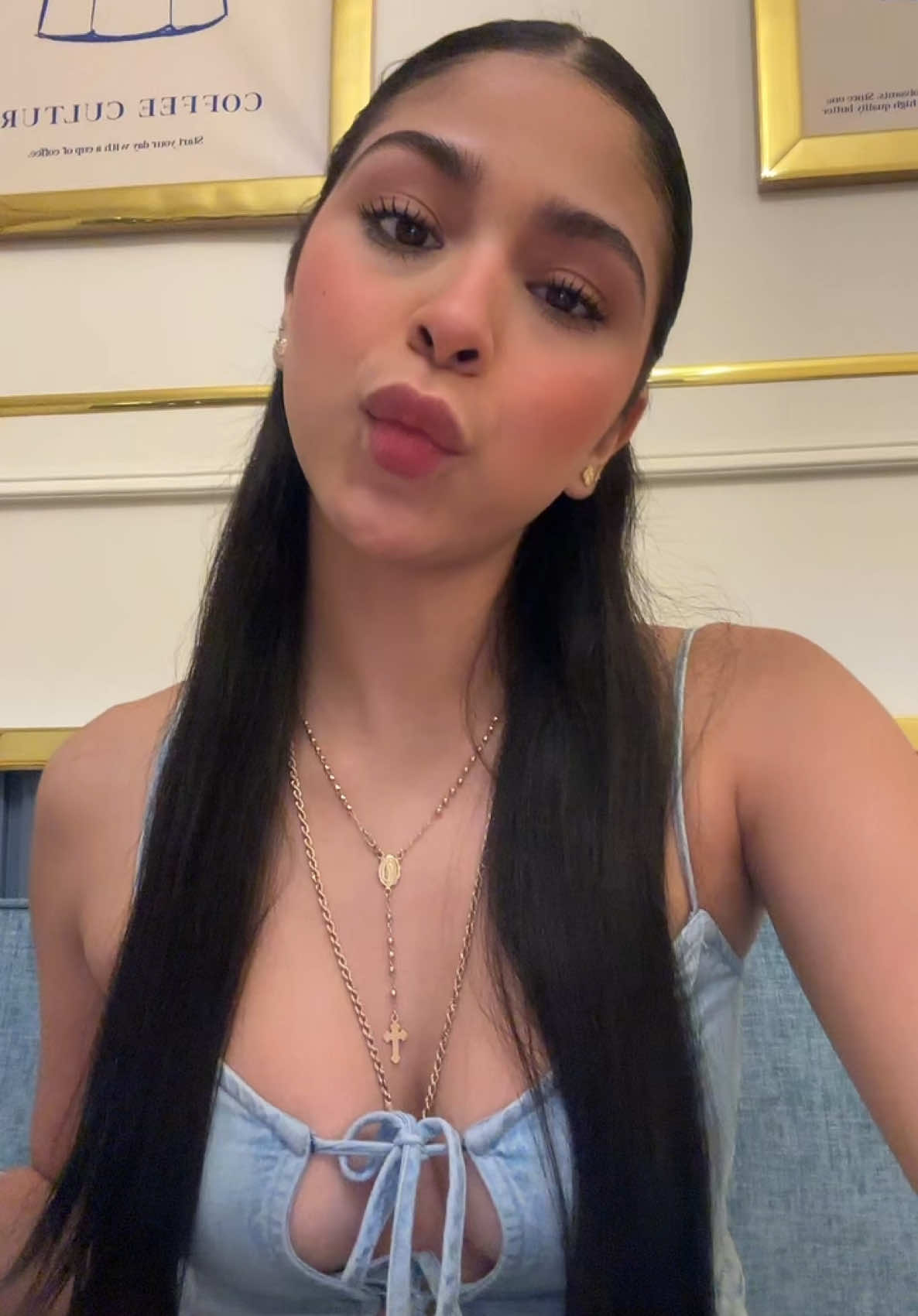 @crystalnevarez_