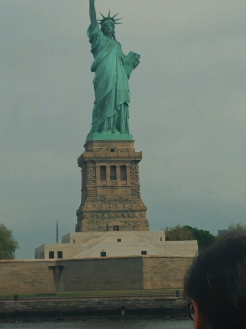 @Becky 📚🌎🇩🇪🇺🇸