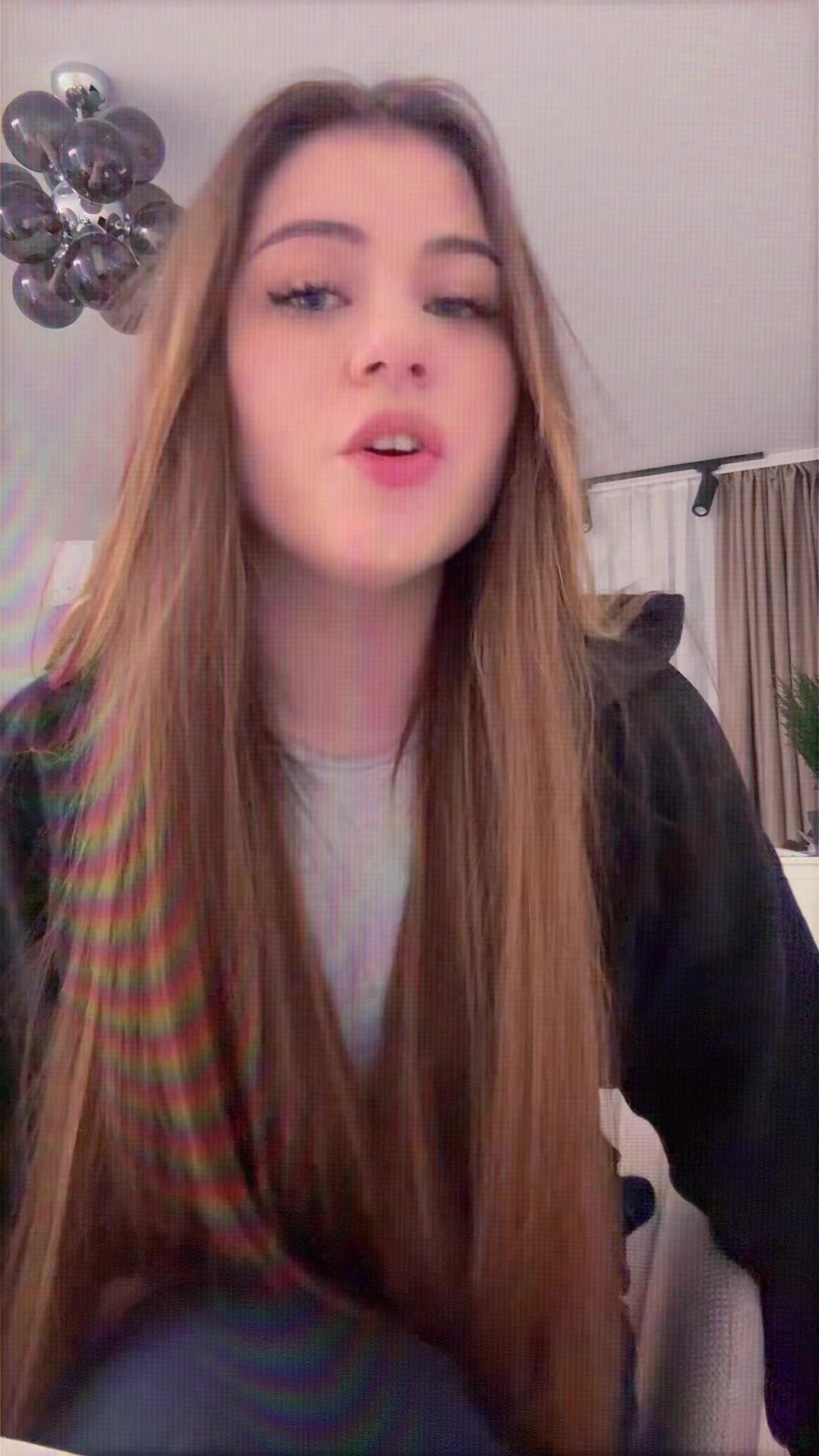 @Valerica🦋