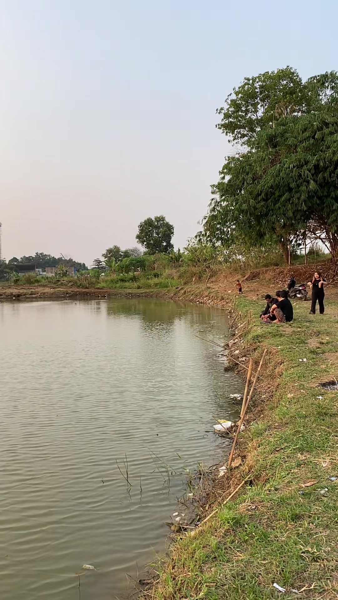 @Piara ikan di galon