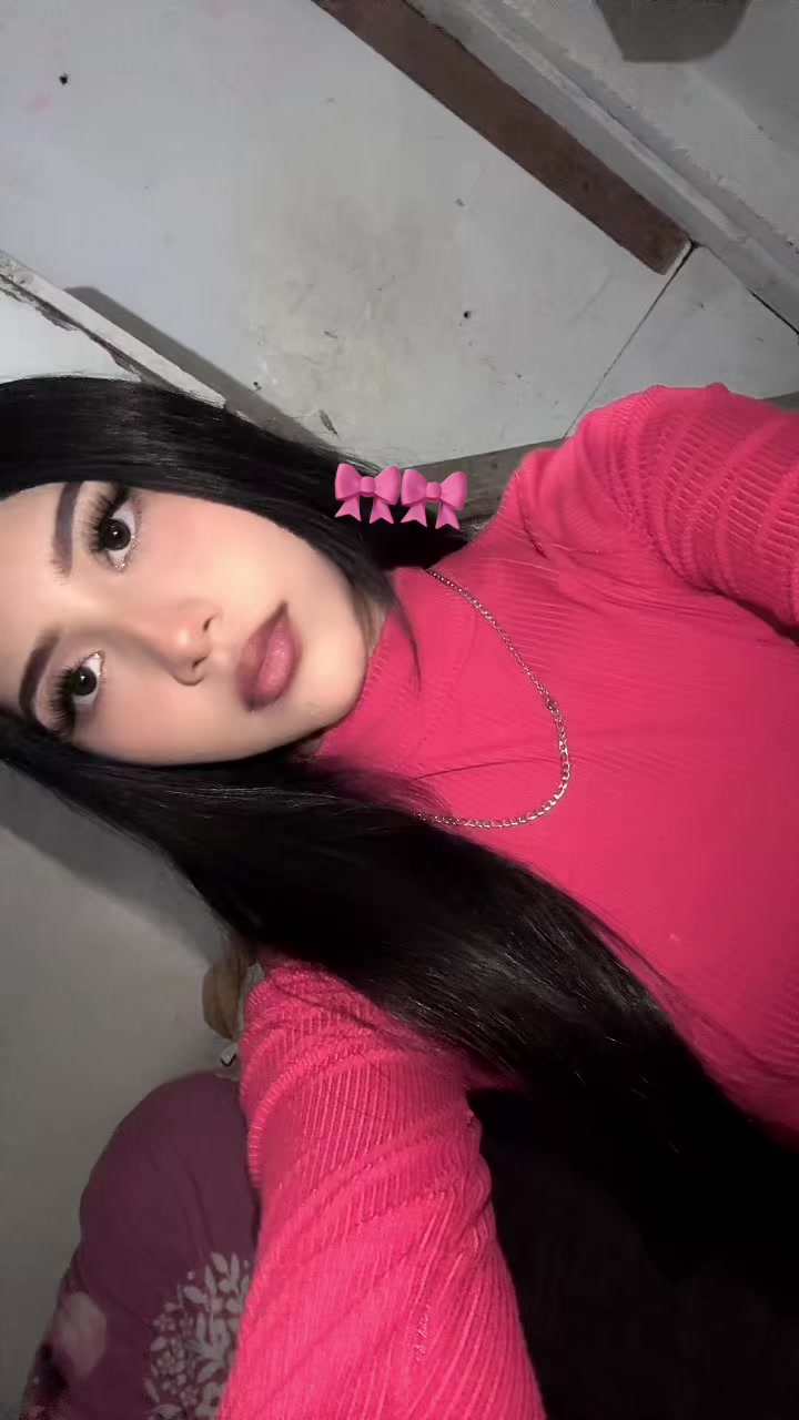 @Sherlyn🎀