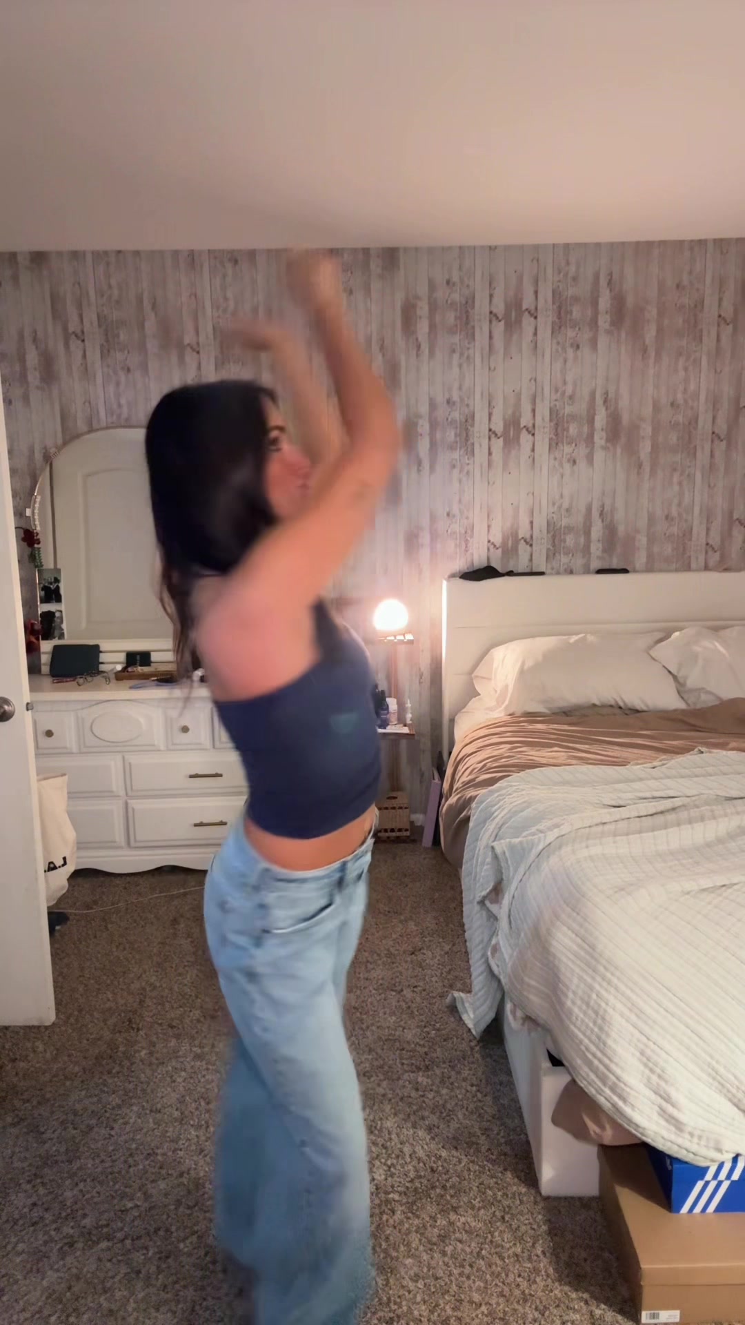 @Lindsey