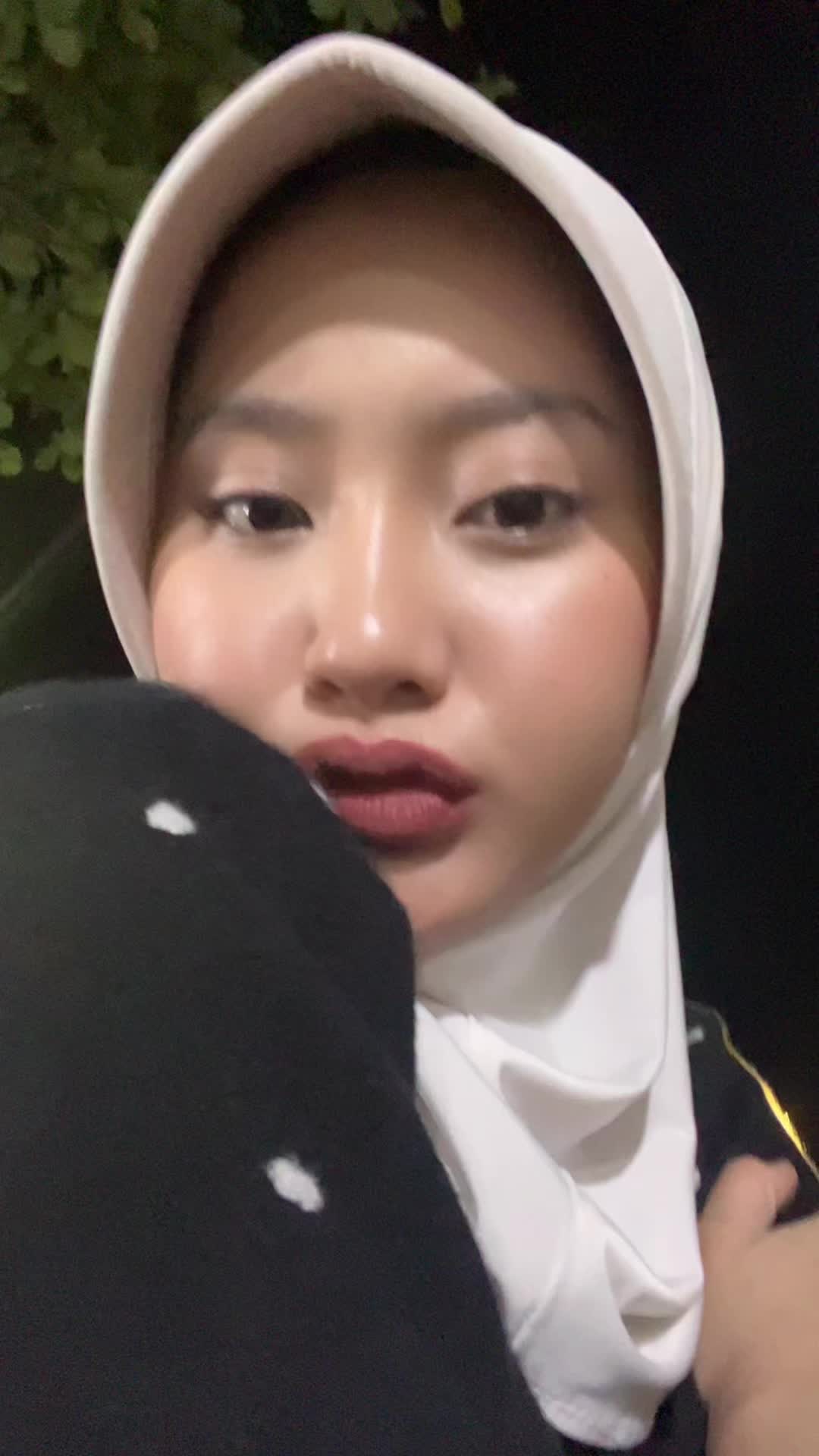 @elya