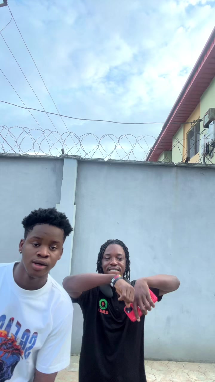 @Eizzyboi 💫AKOLADE 🌍