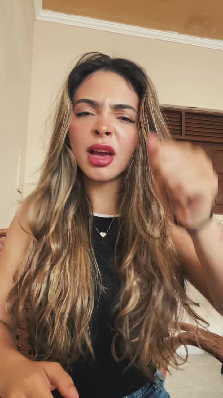 @valesca_nayane