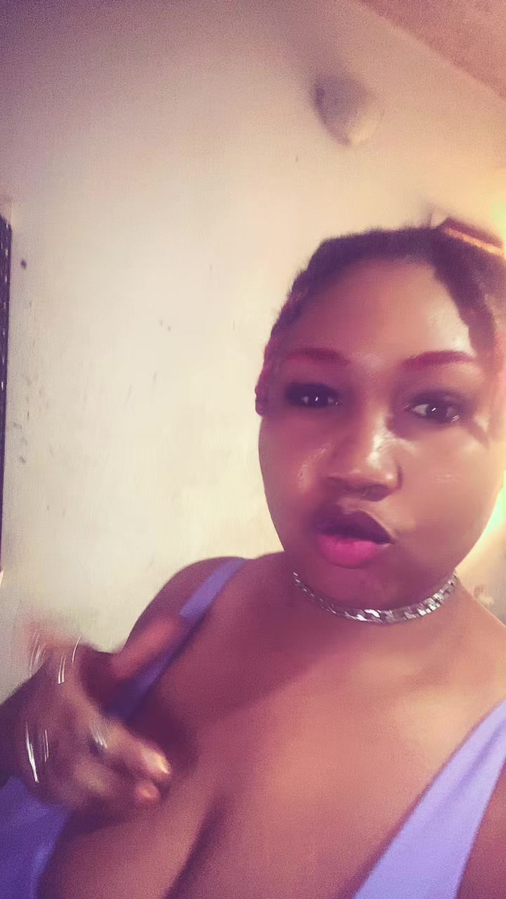 @Queen asankem🇬🇧🇳🇬