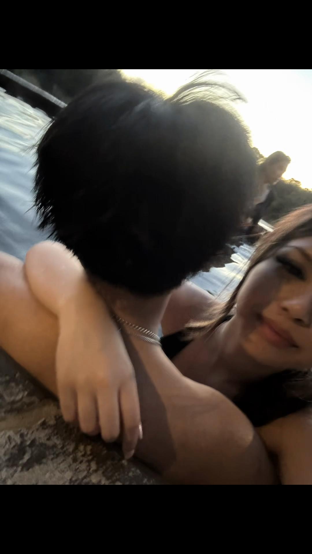 @w
