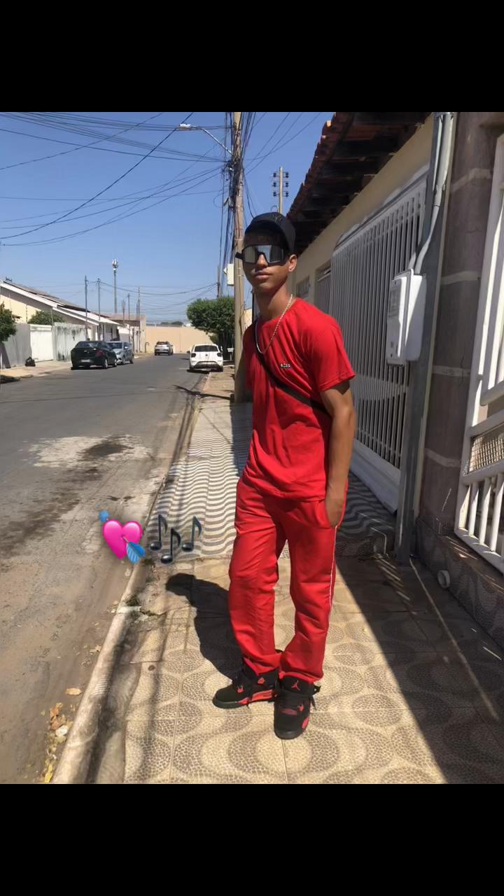 @Læ lëyëńđæ 🍀👀