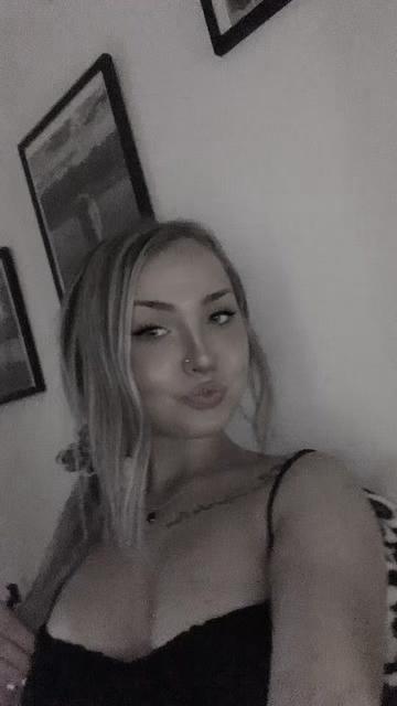 @Jade 🤍🫧