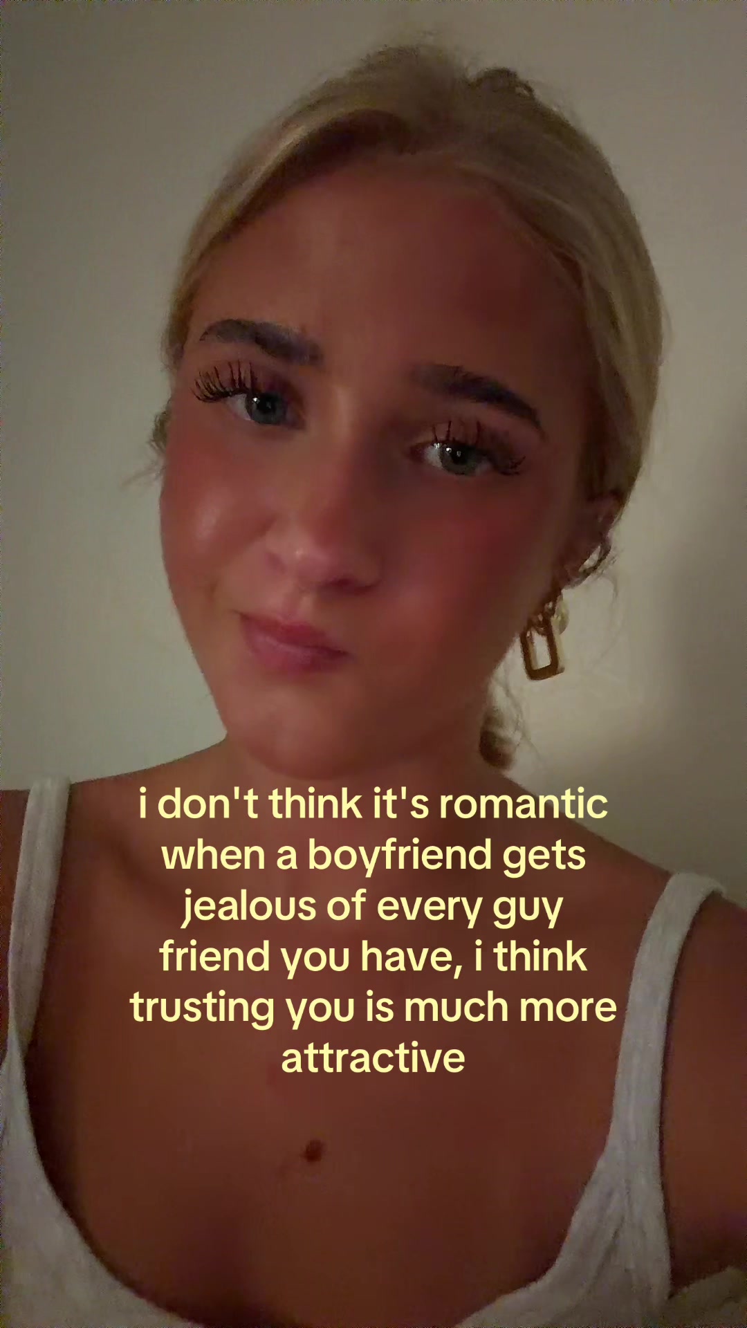 @theelliebarker
