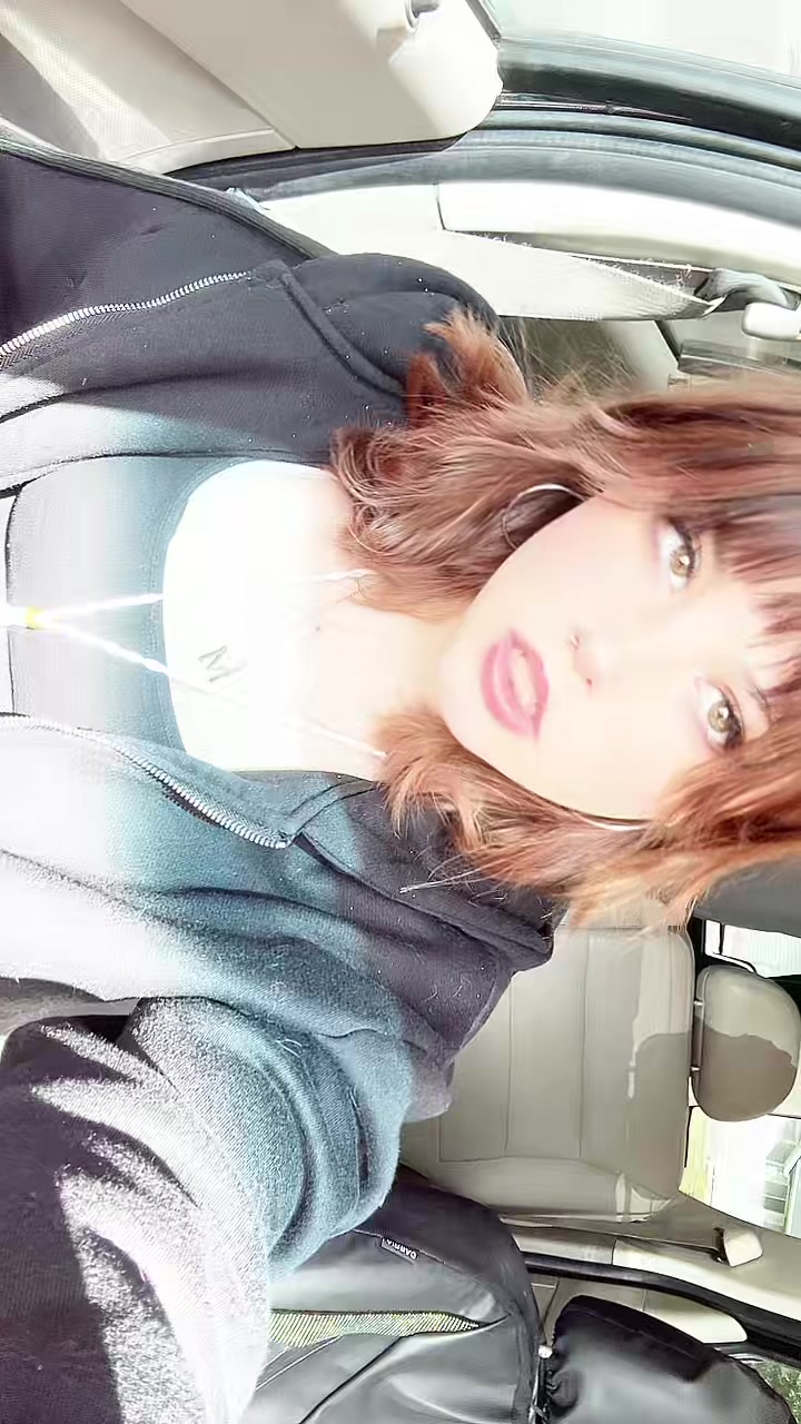 @𝐸𝓂𝒾