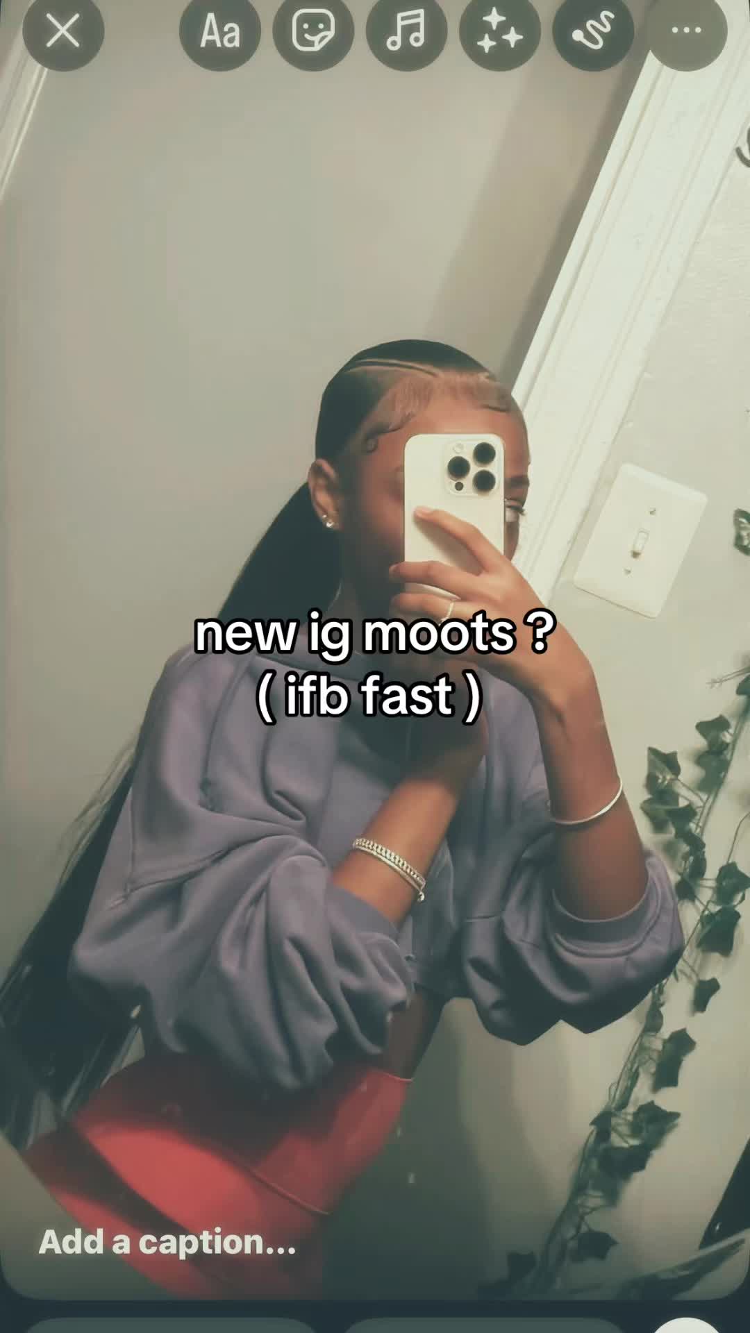 @ᥫ᭡.