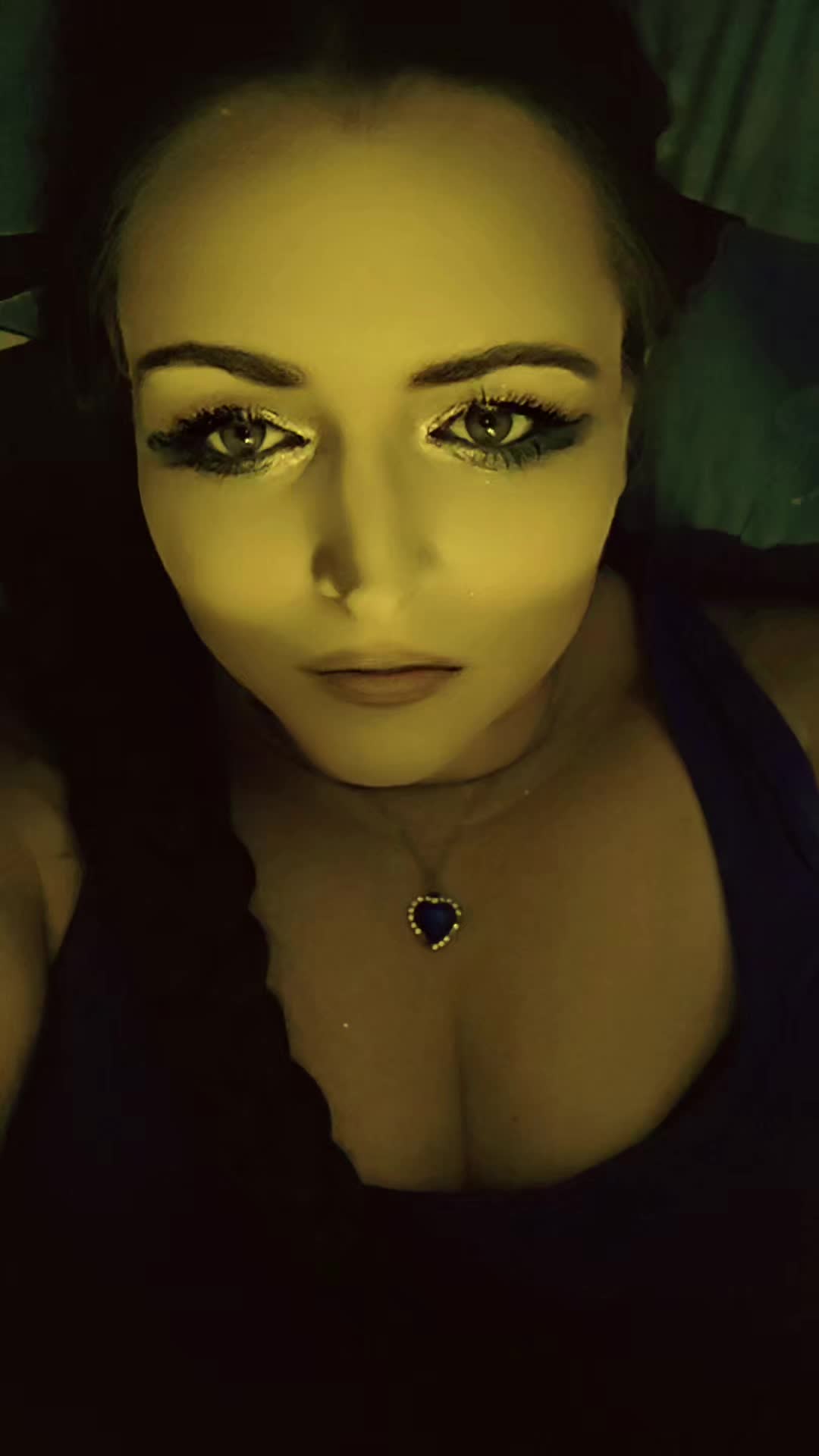 @KimCroft🧸🌹💙🎸🐋🐬🦋😈👻☘️🔥