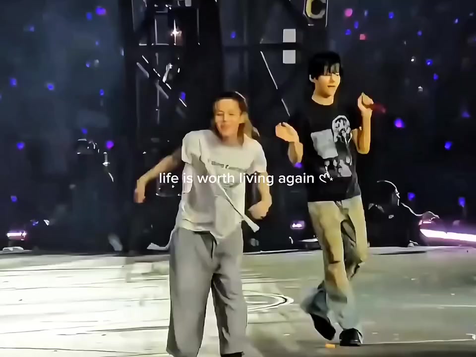 @โโโโท๐๐๐ Aสษชสแดษดษข ๐๐๐๐ ๐