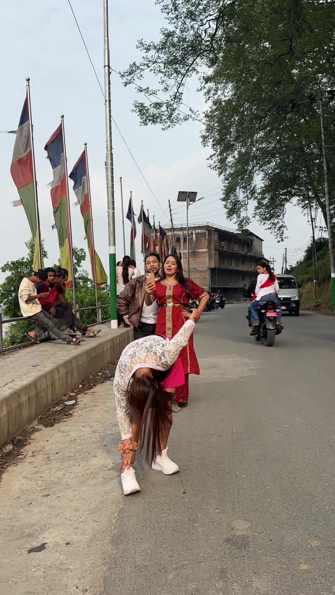 @असु