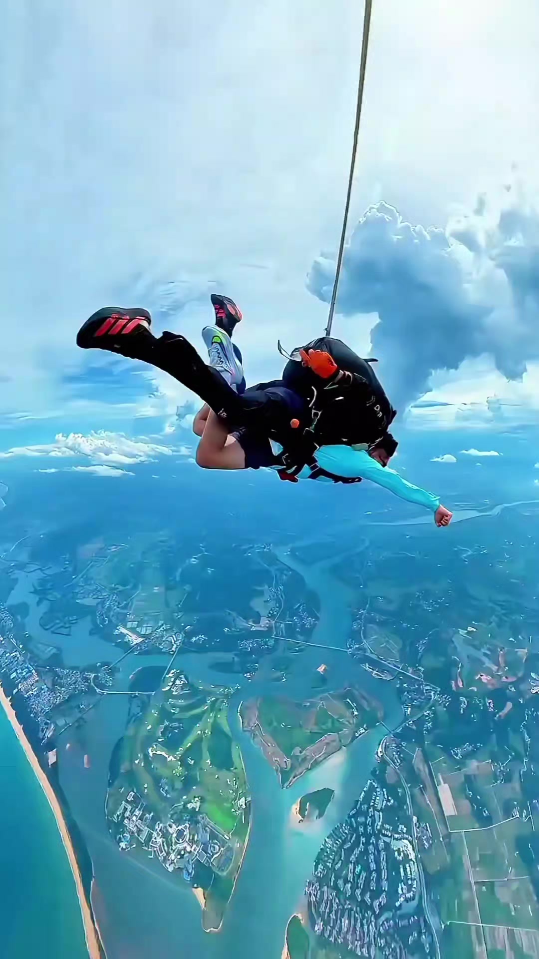 @onlyfanskydiving