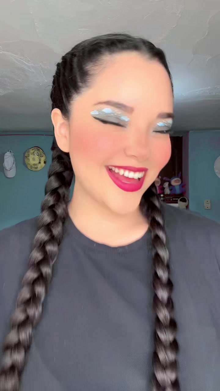 @Leslye🦋