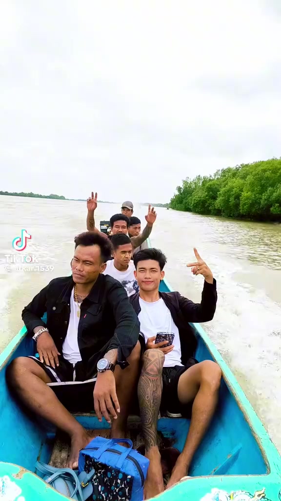 @မင်းသုခ