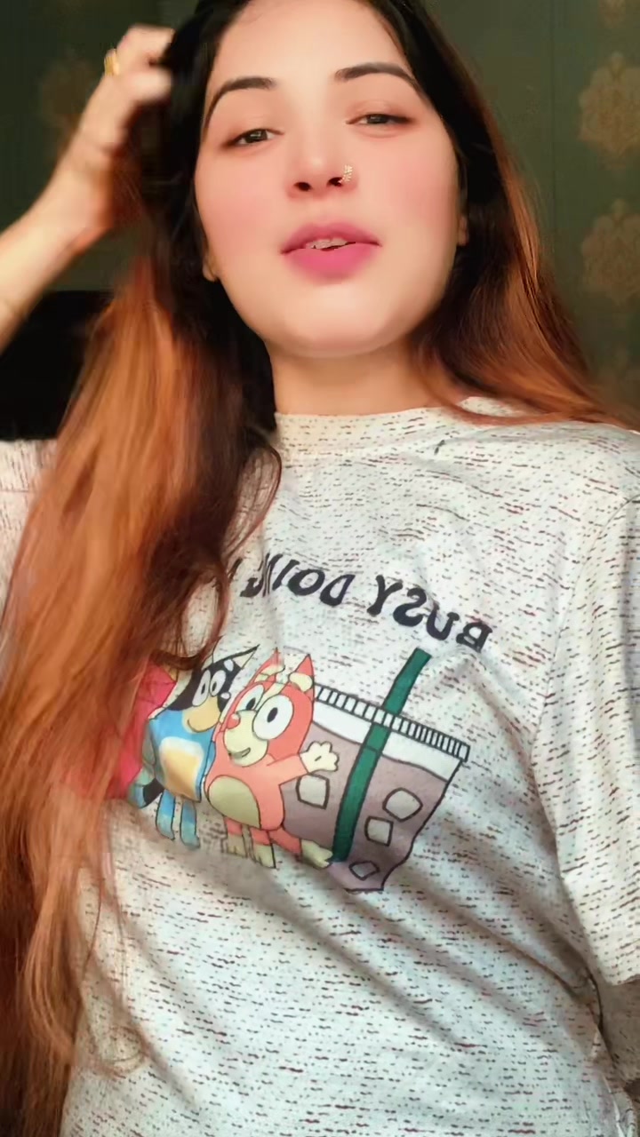@anum_butt_143👑