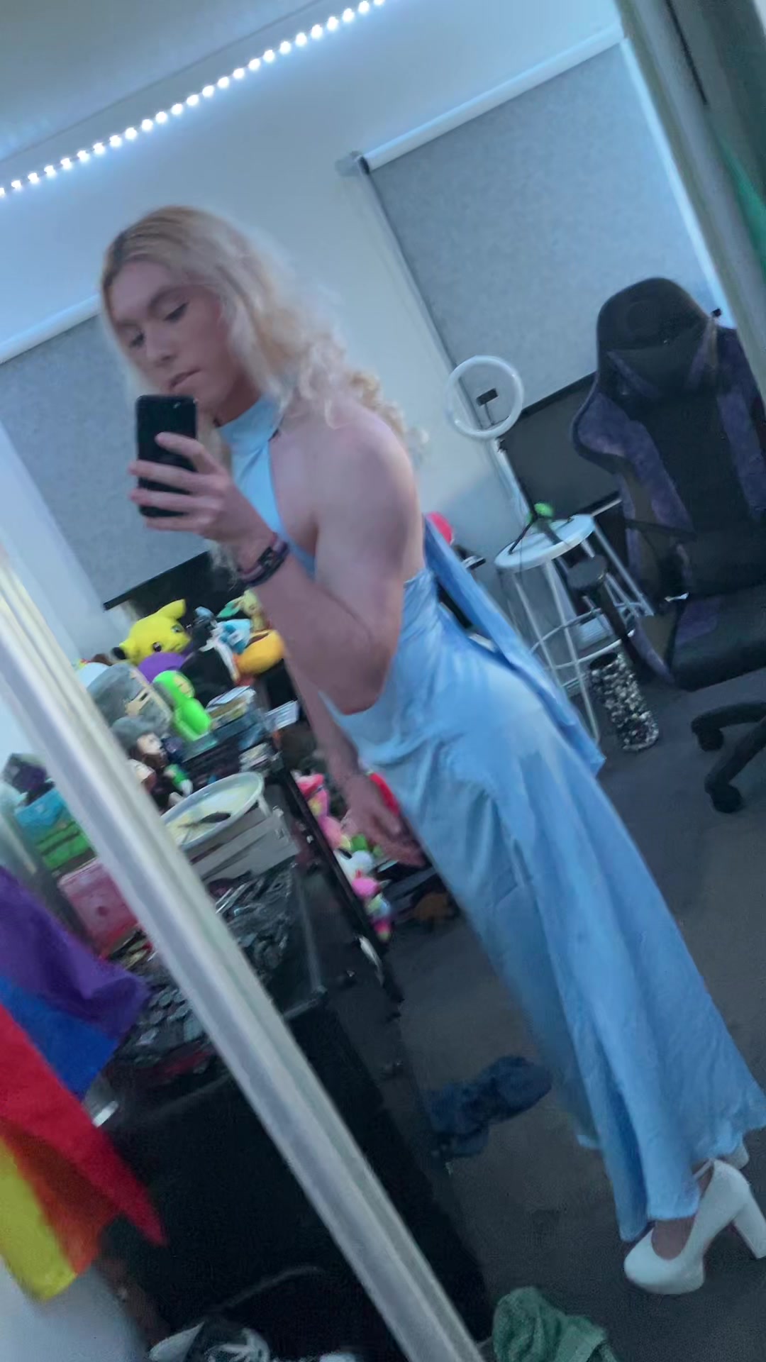 @Foxy_femboy