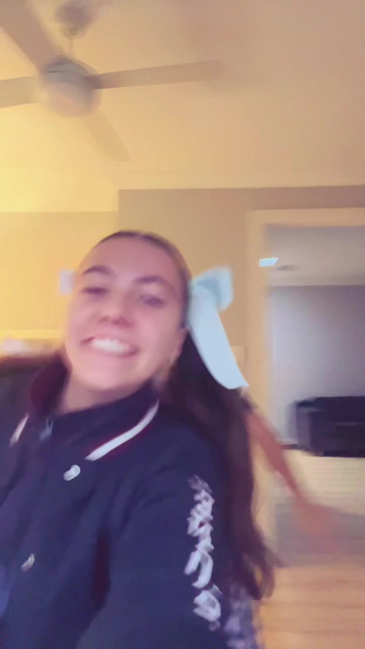 @ella.caust