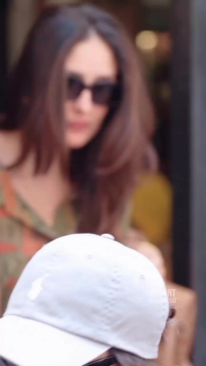 @KareenaKapoorkhan Fc Indonesia