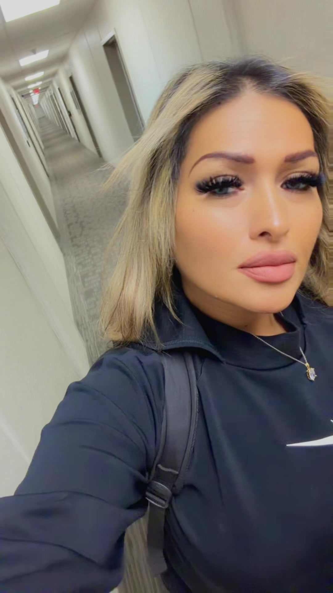 @LatinRose 🇨🇦🇸🇻