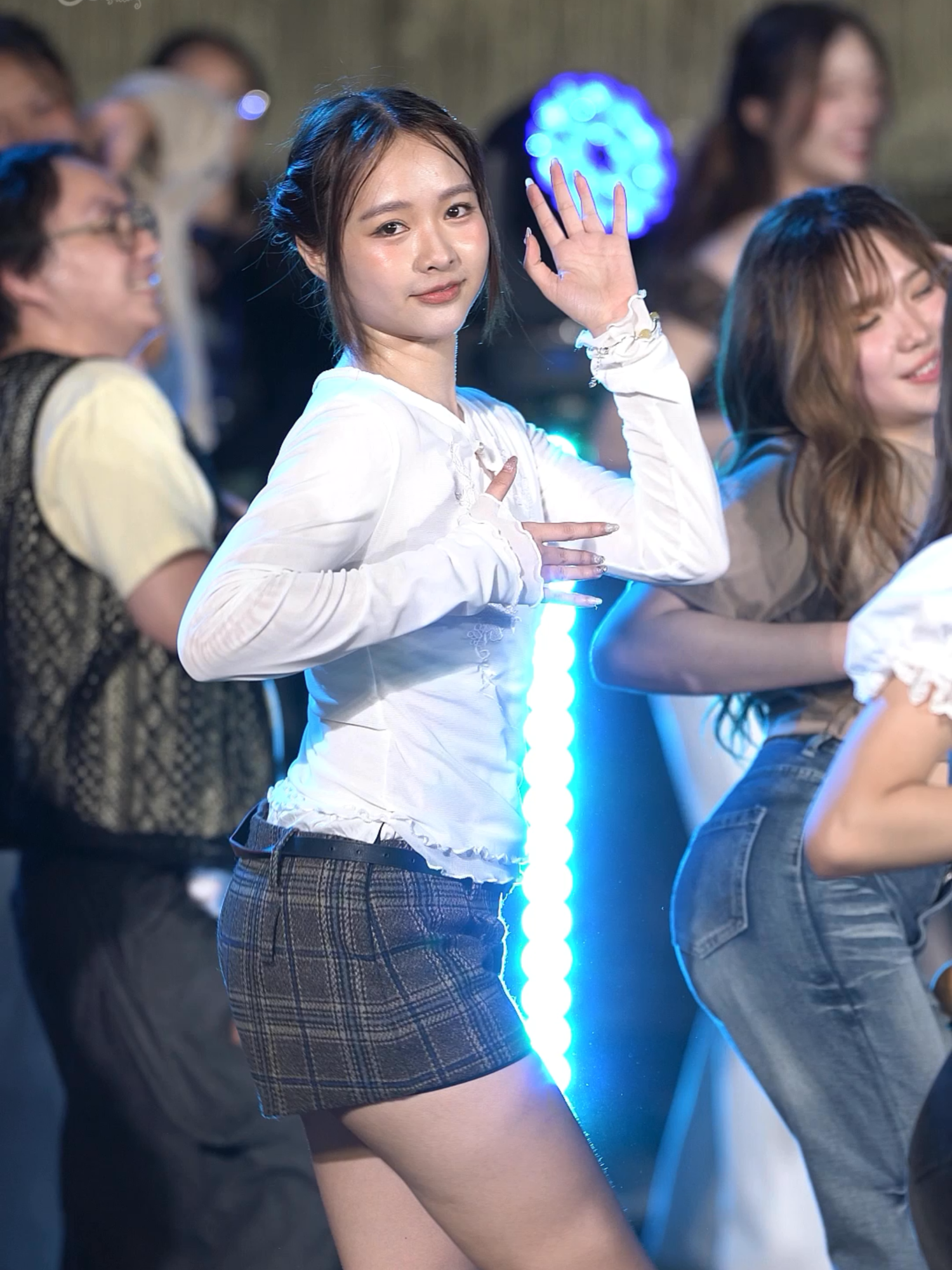 @MM