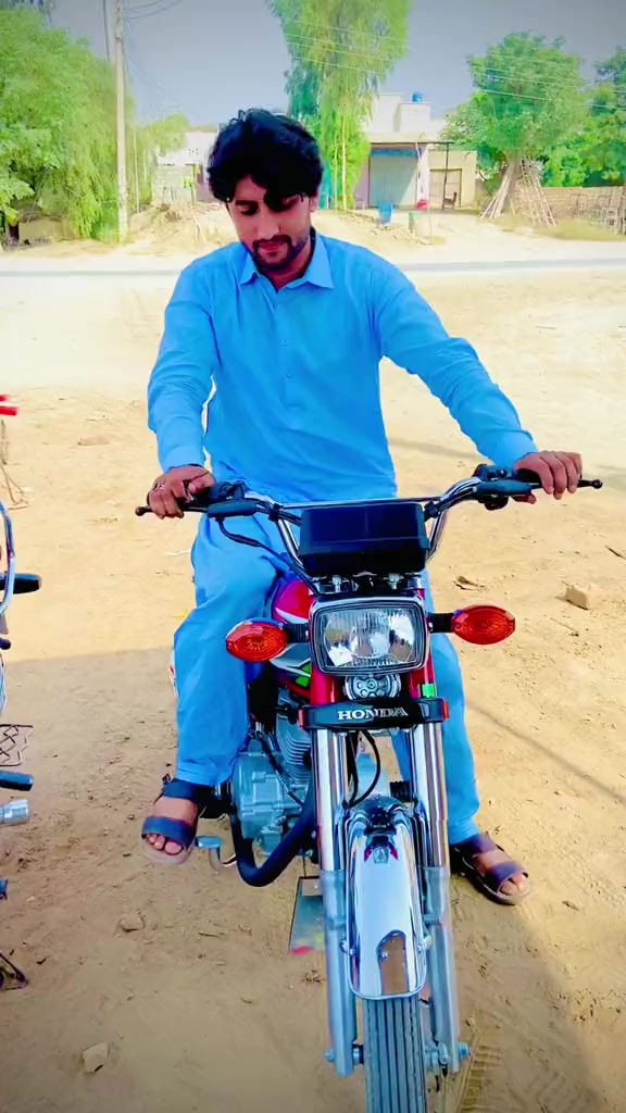 @💞MǍĽİĶ🇵🇰