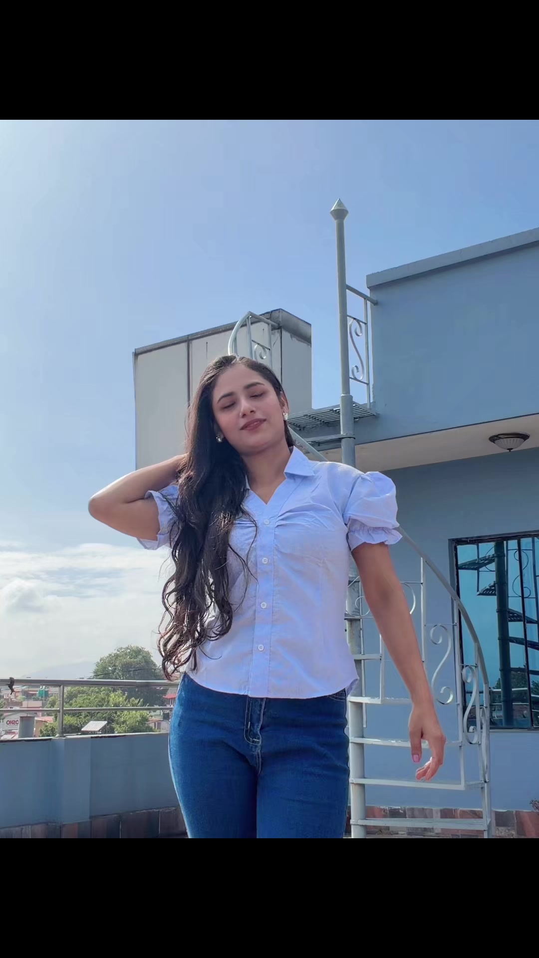 @Gauri😁❤️🌺