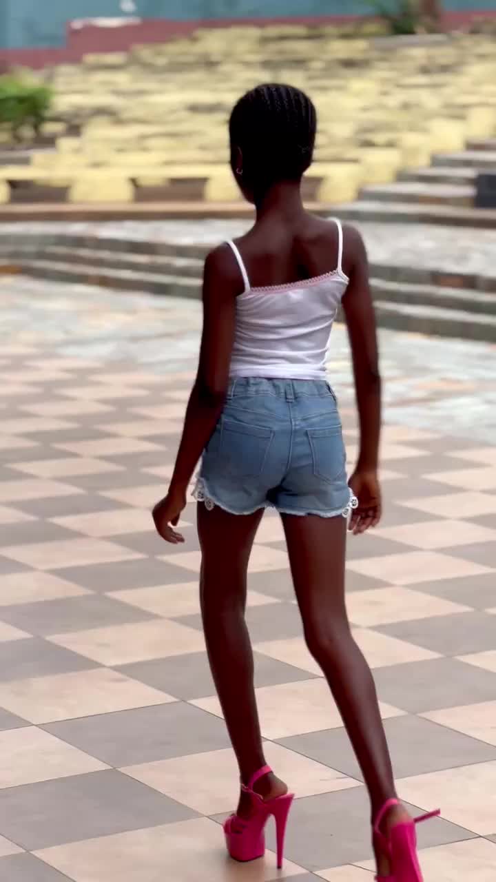 @Model_Mira