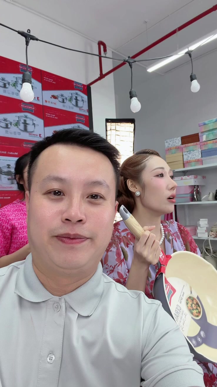 @PHAN HO&Agrave;NG MỸ