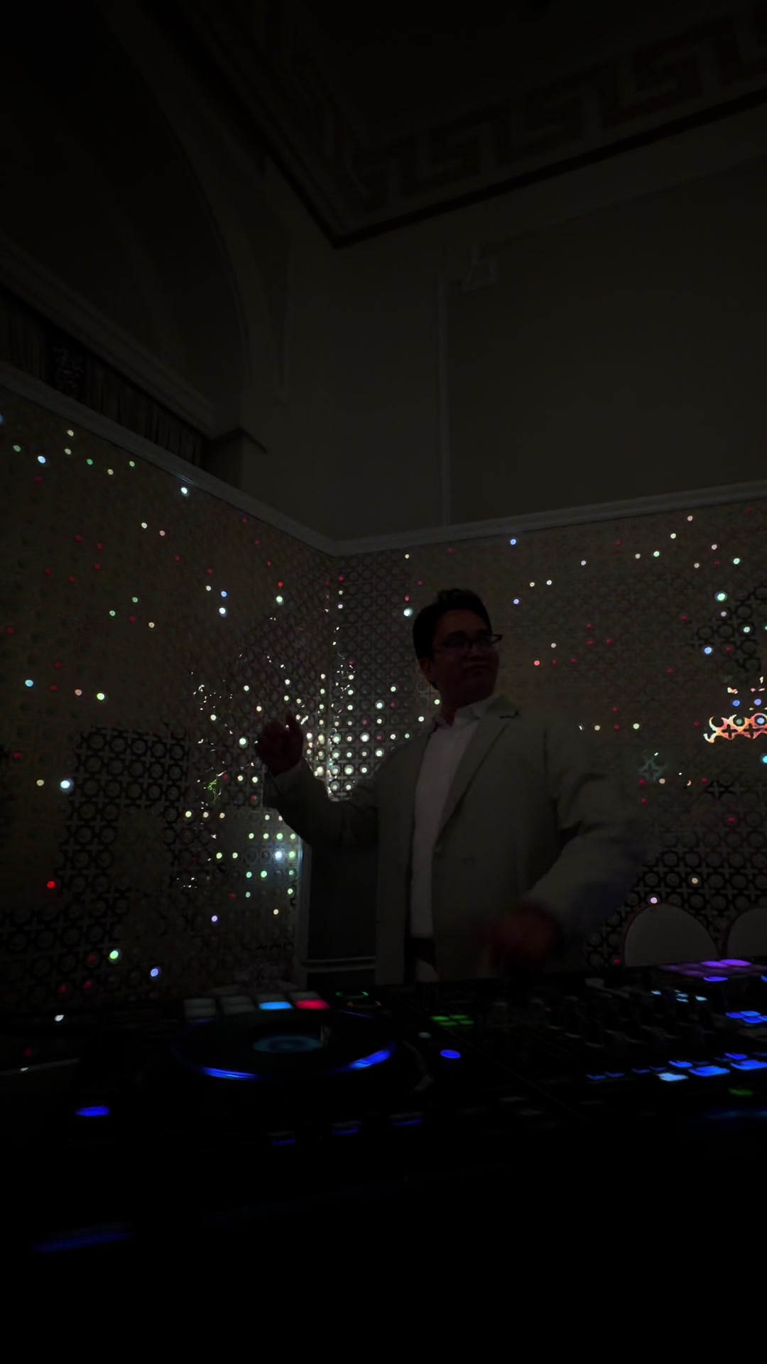 @DJ Gowshut