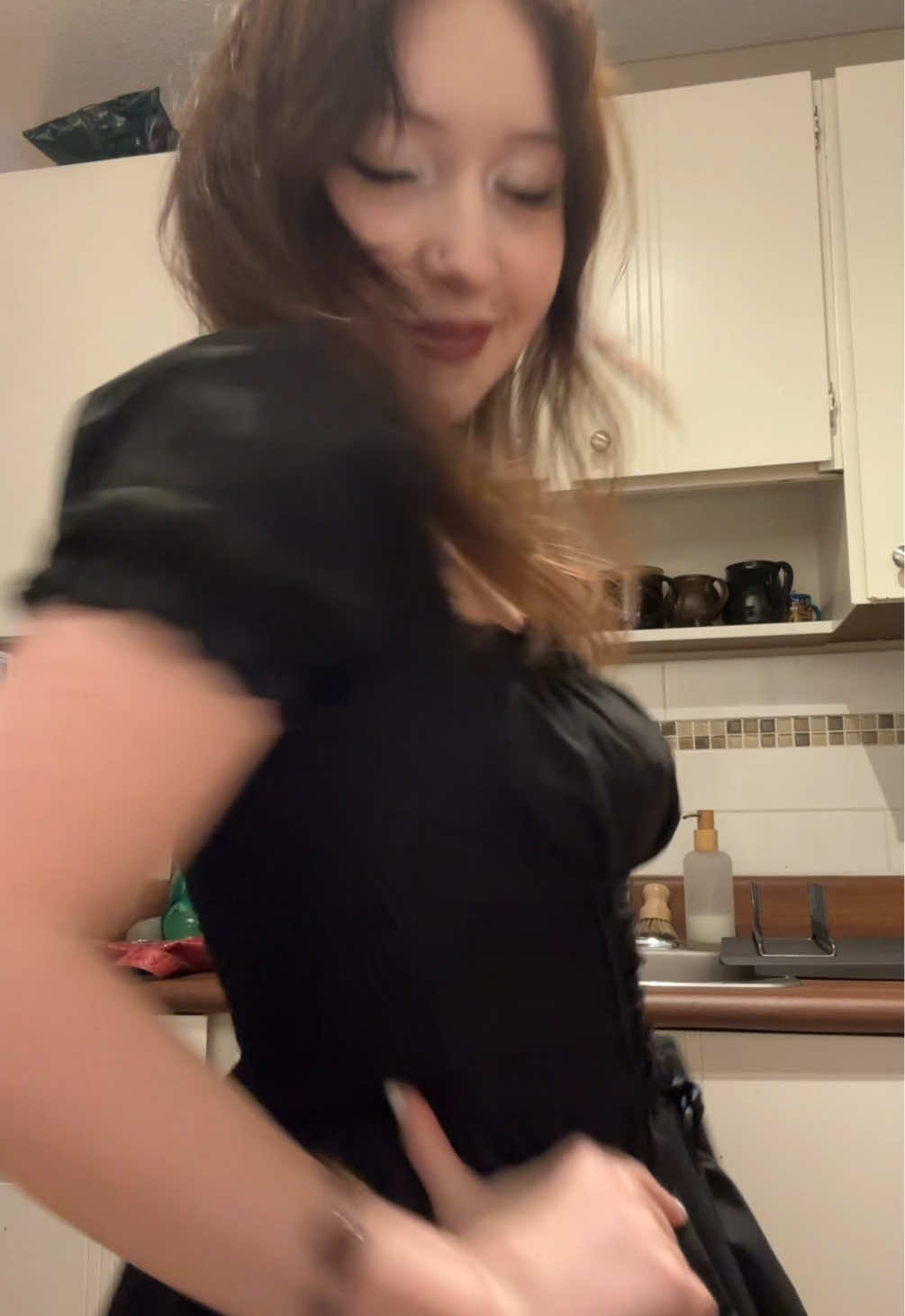 @༺ari༻