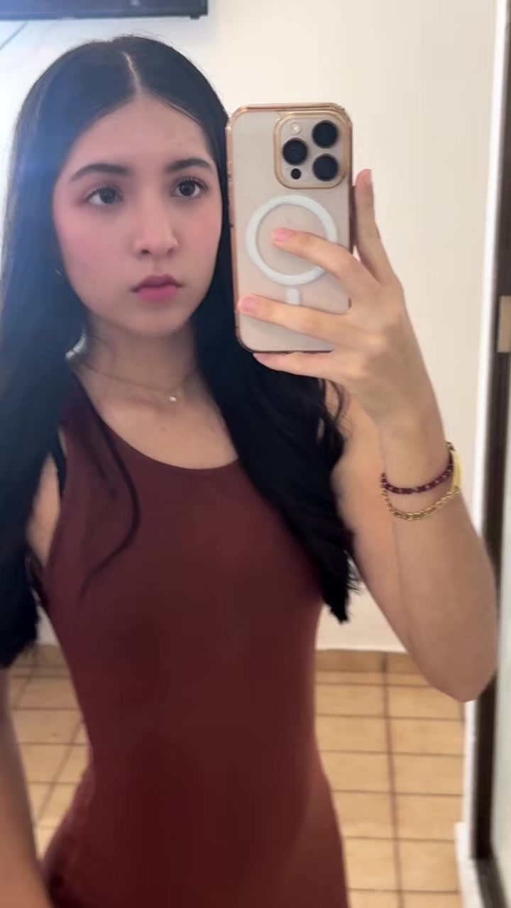 @Vicky4n