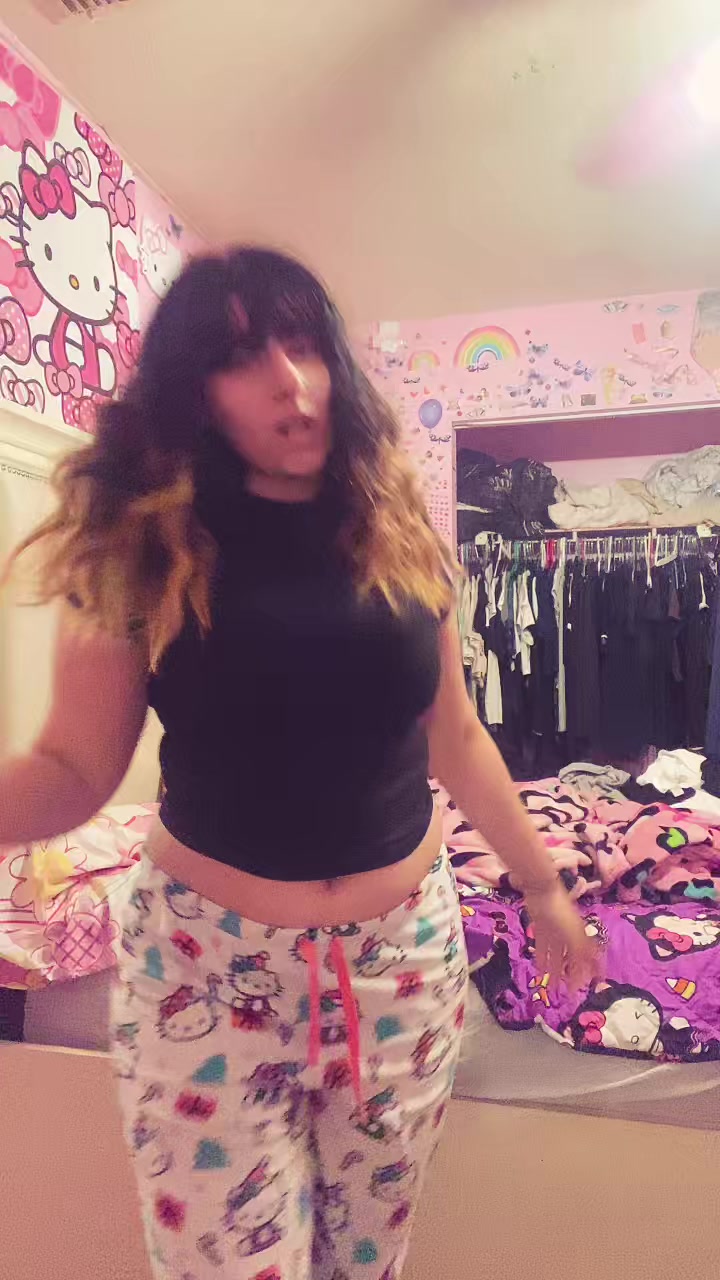 @sarahnextdoorgirl:)