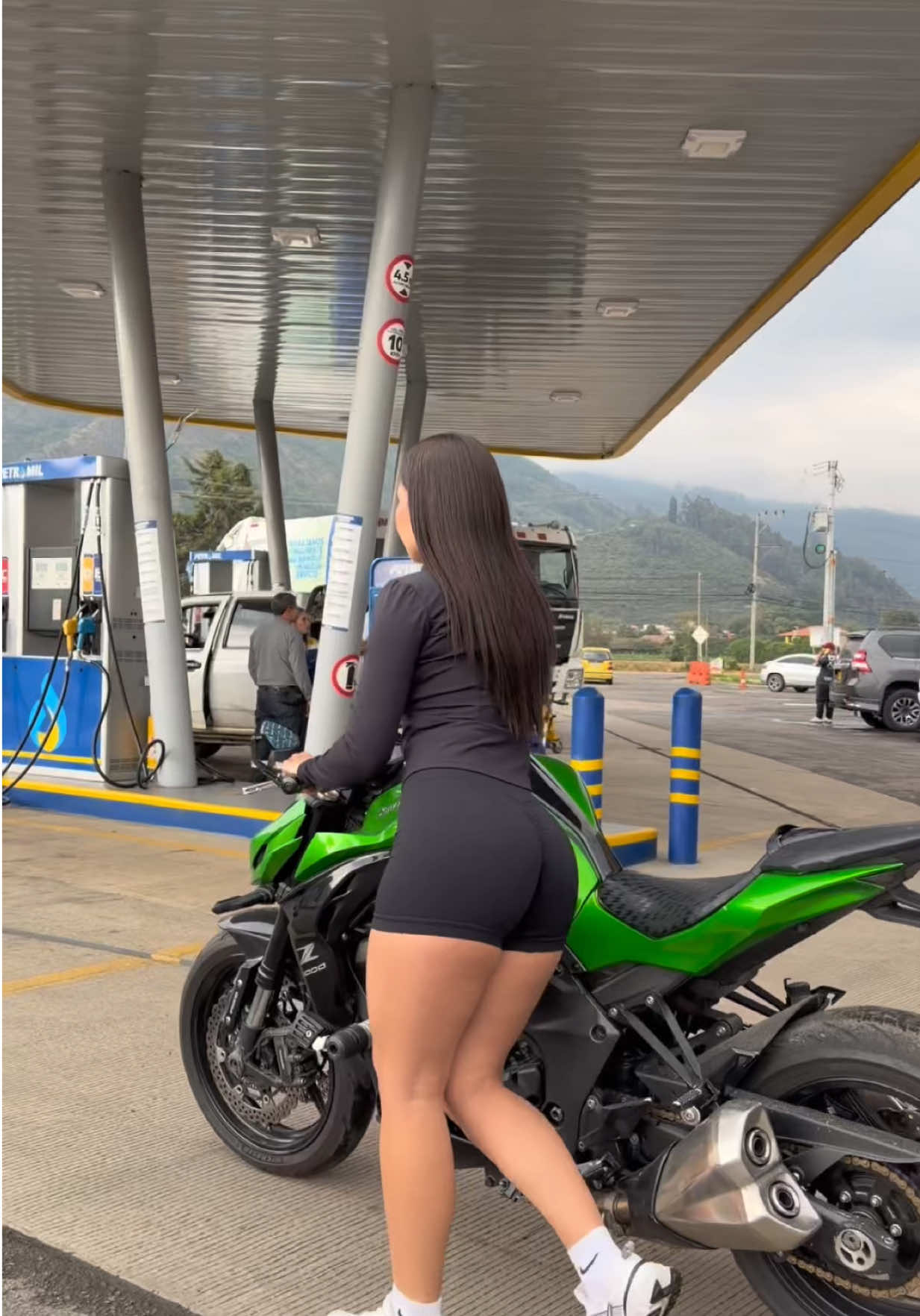 @Laura amaya