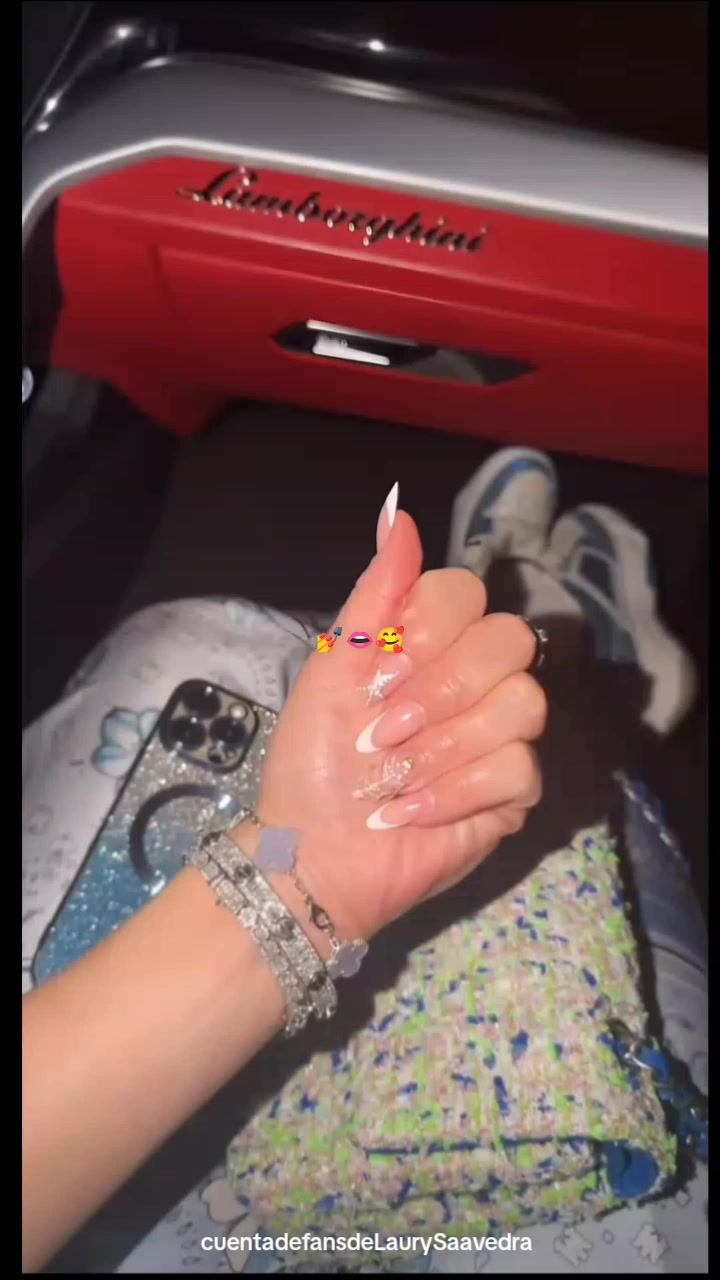 @laurysaavedra