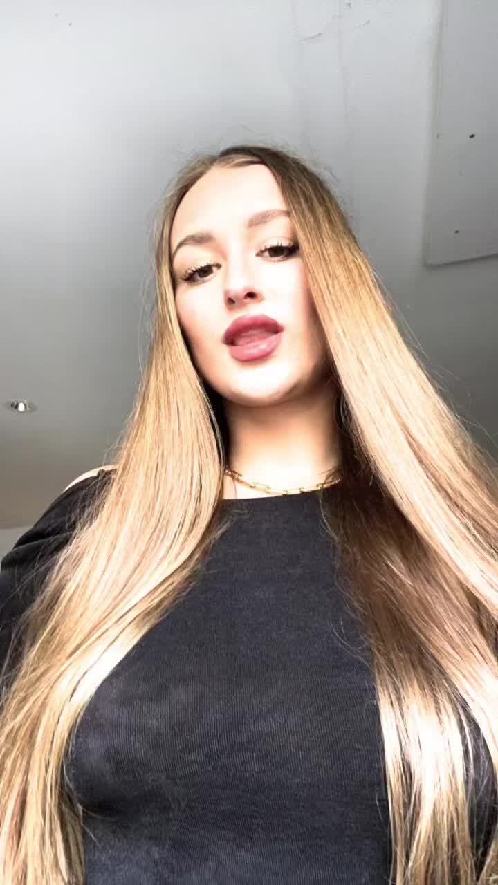 @Caitlinburke