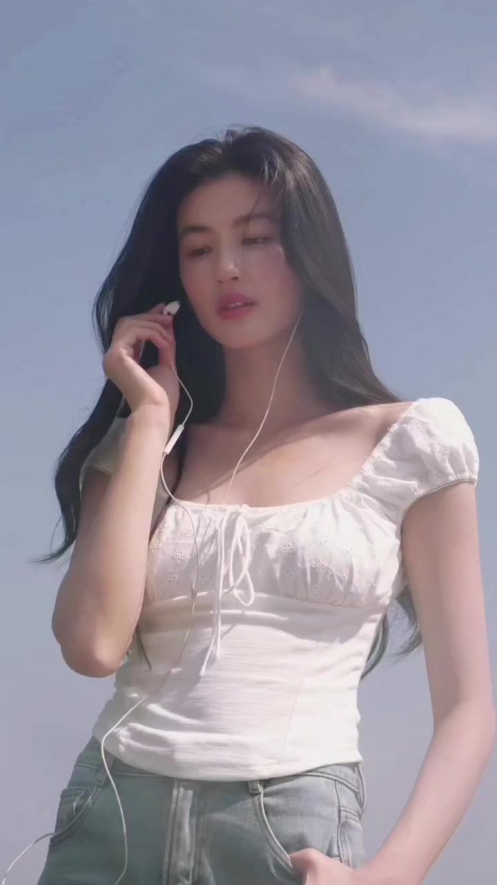 @MonicaBanHtoiLu